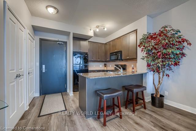 Photo 3 of Unit 2202, 90 Absolute Avenue, Mississauga, City Centre — HOMEH