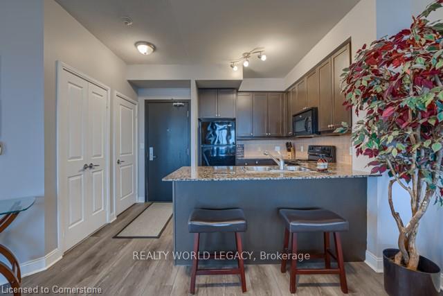 Photo 4 of Unit 2202, 90 Absolute Avenue, Mississauga, City Centre — HOMEH