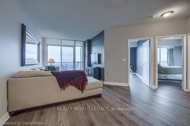 Photo 8 of Unit 2202, 90 Absolute Avenue, Mississauga, City Centre — HOMEH