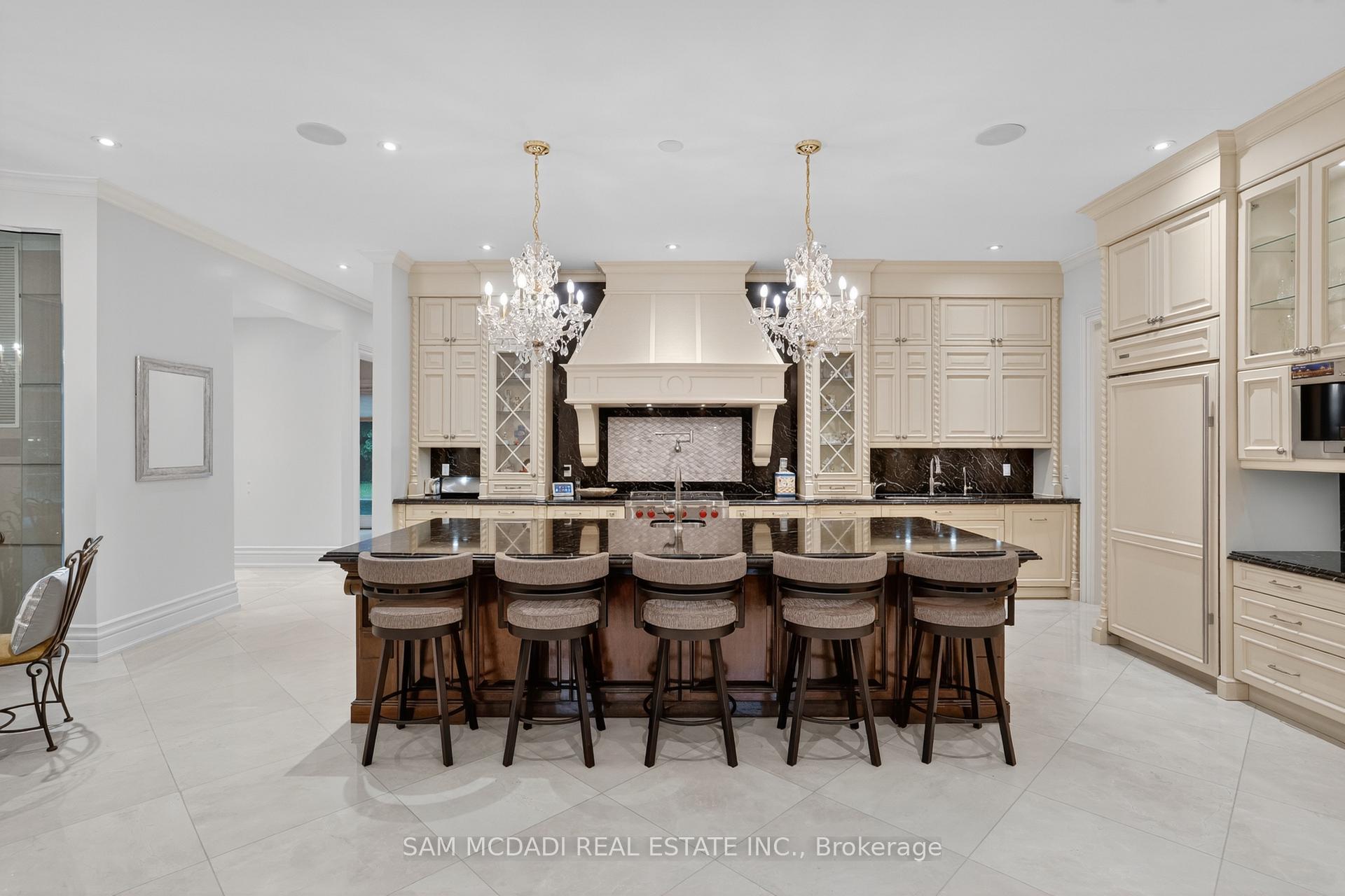 Photo 8 of 432 Bob-O-Link Road, Mississauga, Clarkson — HOMEH