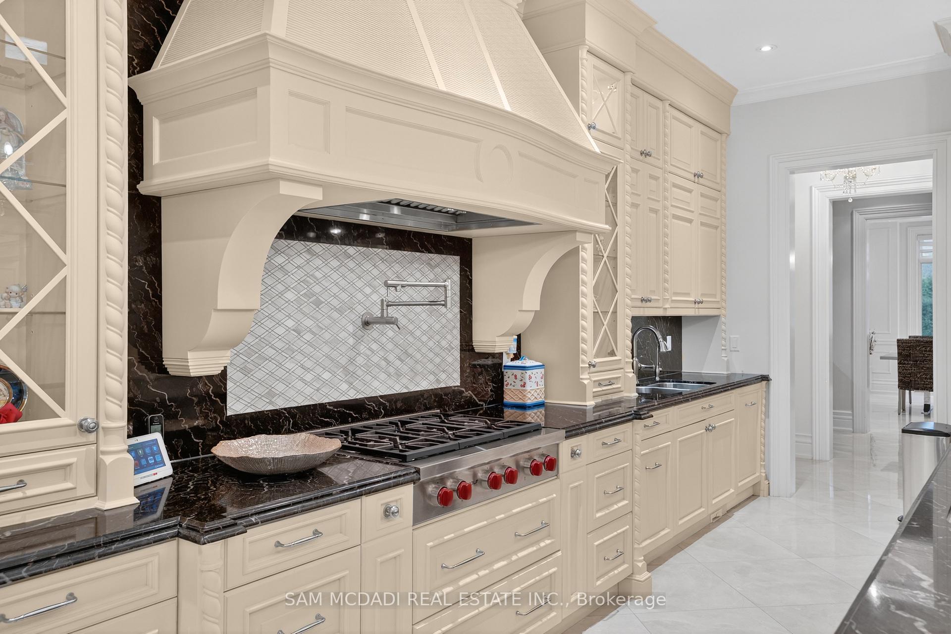 Photo 11 of 432 Bob-O-Link Road, Mississauga, Clarkson — HOMEH