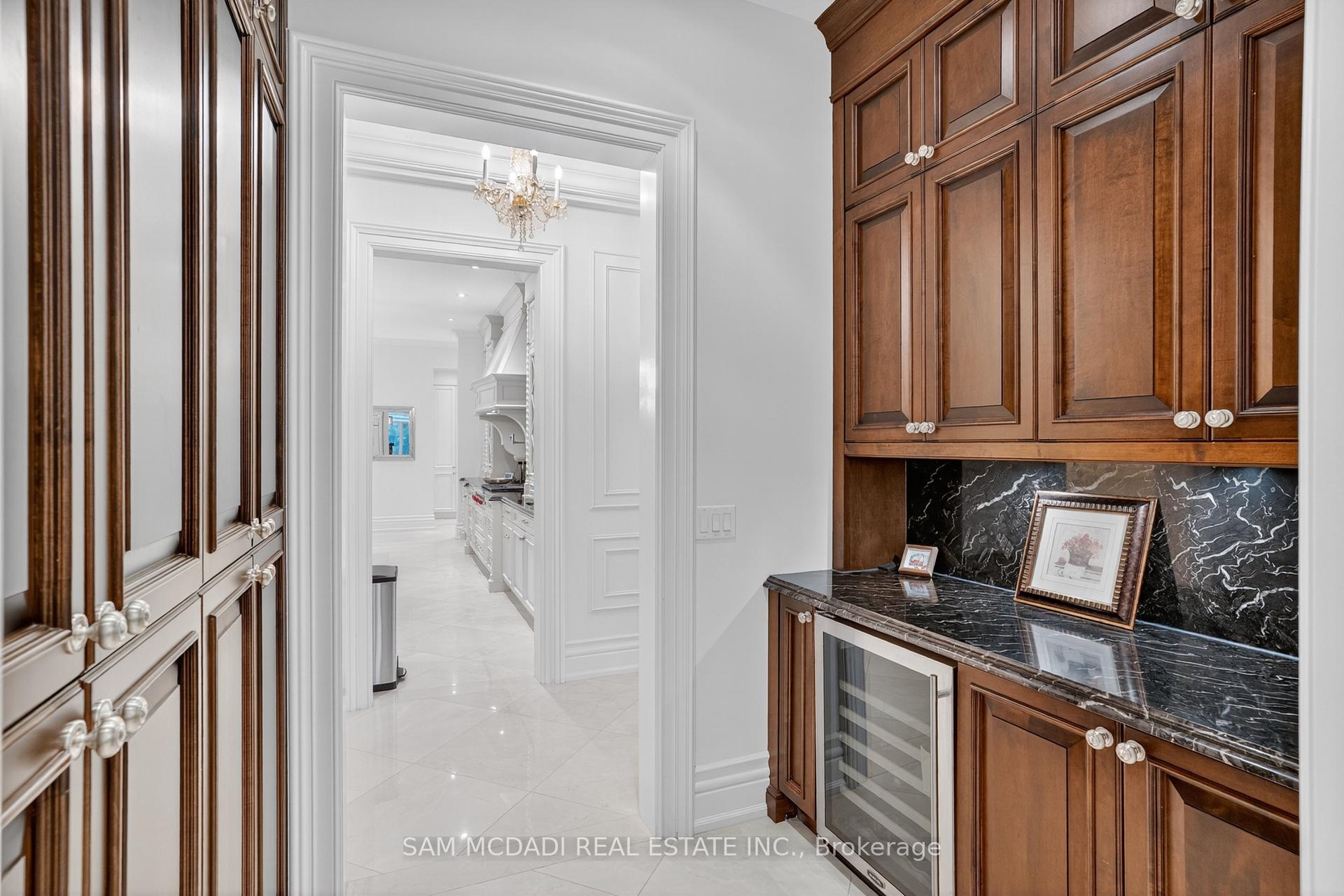 Photo 13 of 432 Bob-O-Link Road, Mississauga, Clarkson — HOMEH