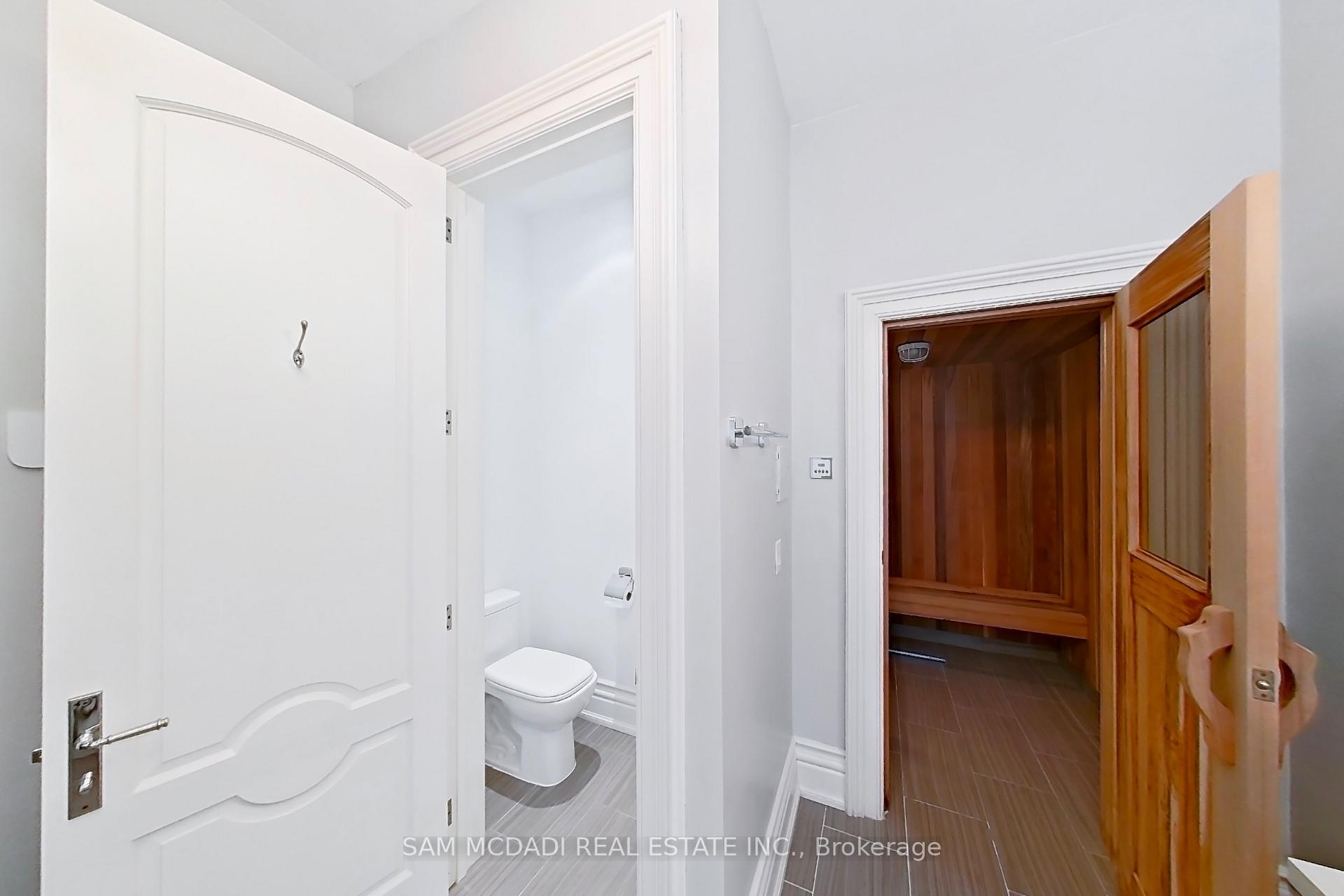 Photo 24 of 432 Bob-O-Link Road, Mississauga, Clarkson — HOMEH