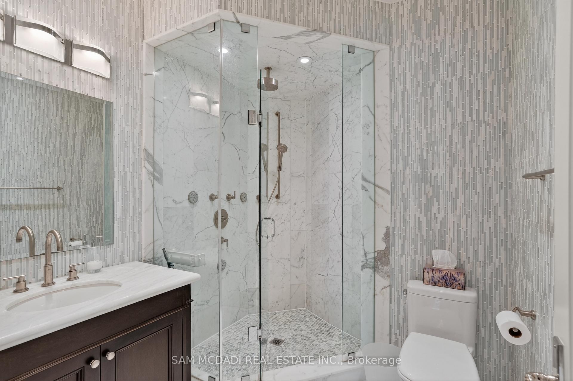 Photo 32 of 432 Bob-O-Link Road, Mississauga, Clarkson — HOMEH