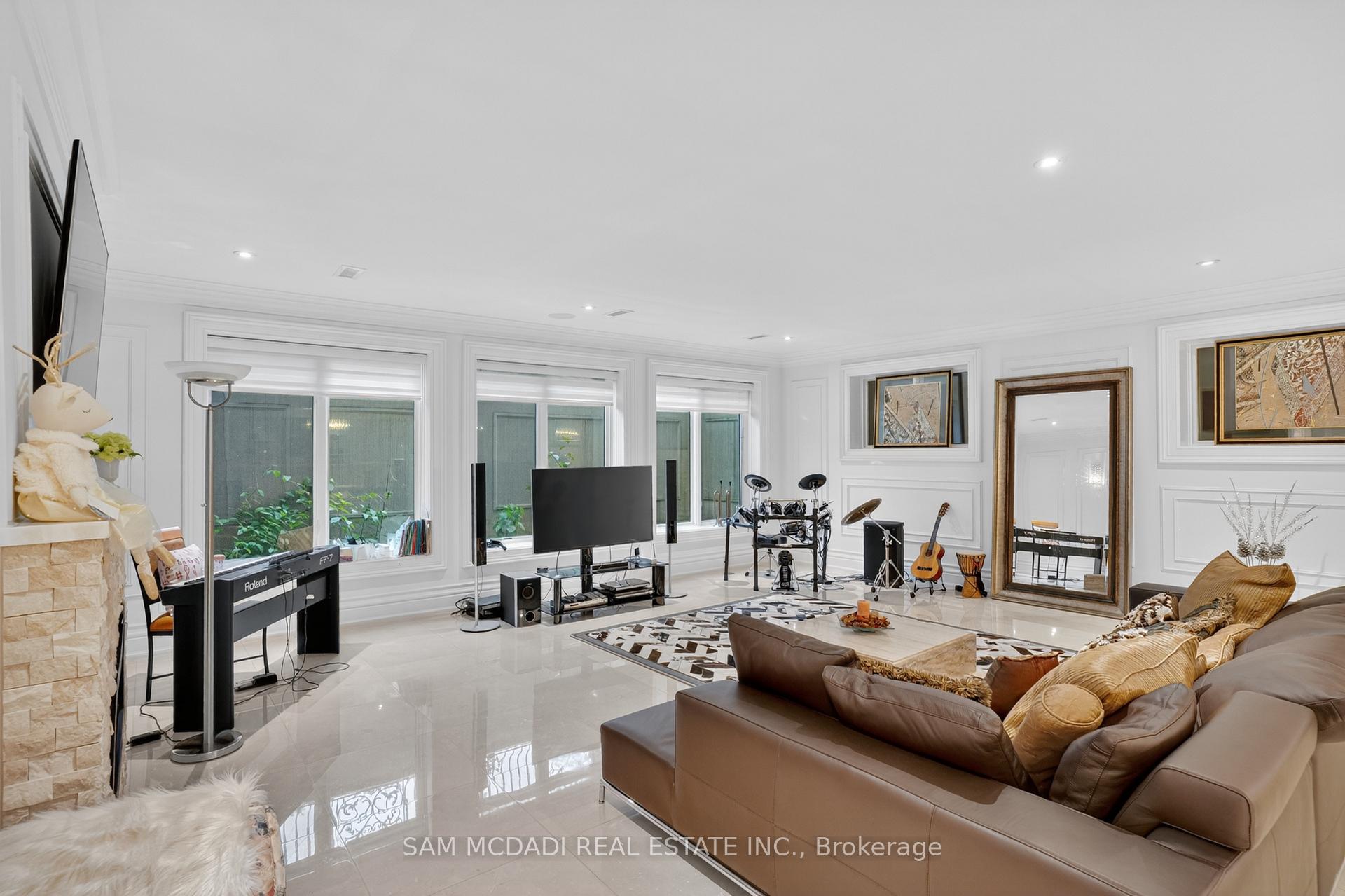 Photo 38 of 432 Bob-O-Link Road, Mississauga, Clarkson — HOMEH