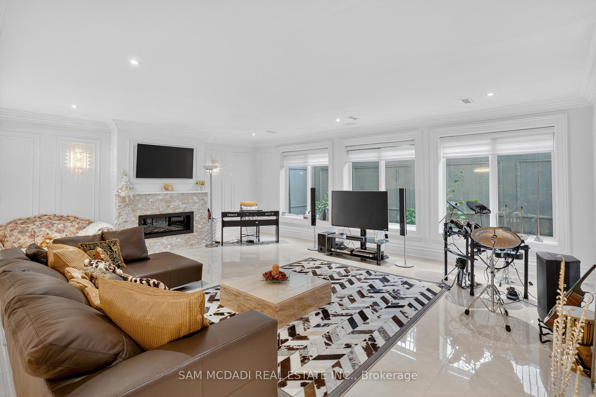 Photo 39 of 432 Bob-O-Link Road, Mississauga, Clarkson — HOMEH