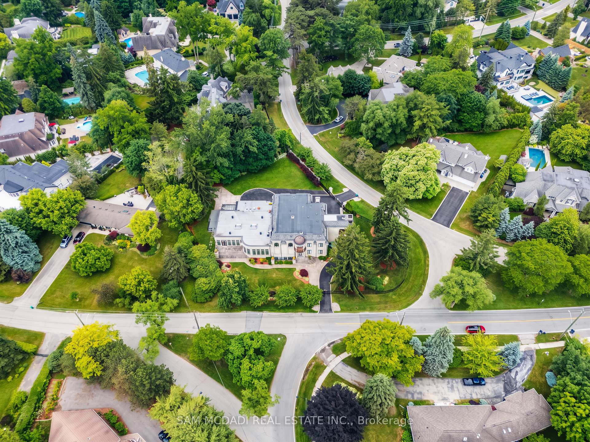 Photo 48 of 432 Bob-O-Link Road, Mississauga, Clarkson — HOMEH