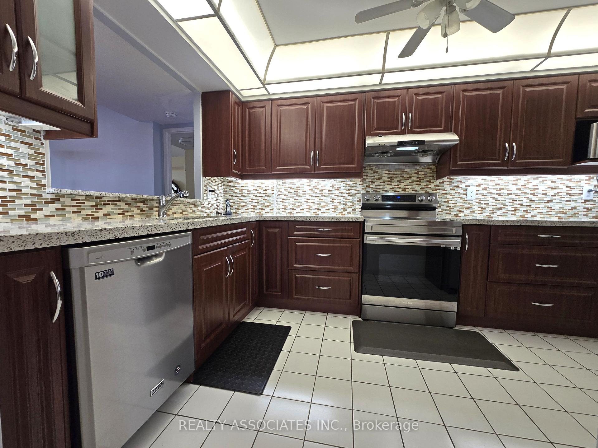 Photo 5 of Unit 1107, 4727 Sheppard Avenue E, Scarborough, Agincourt South-Malvern West — HOMEH