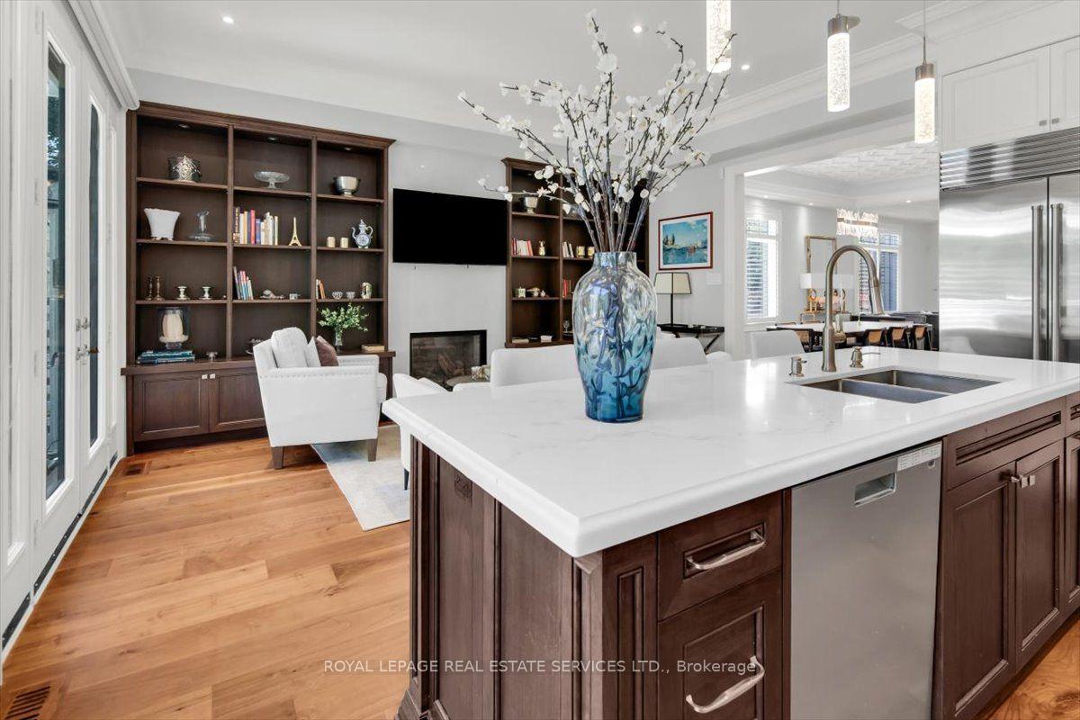 Photo 14 of 40 Divadale Drive, Toronto, Leaside — HOMEH