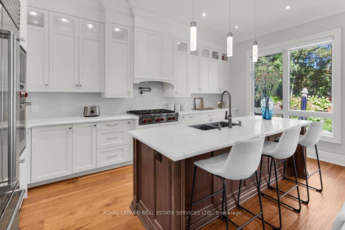 Photo 16 of 40 Divadale Drive, Toronto, Leaside — HOMEH