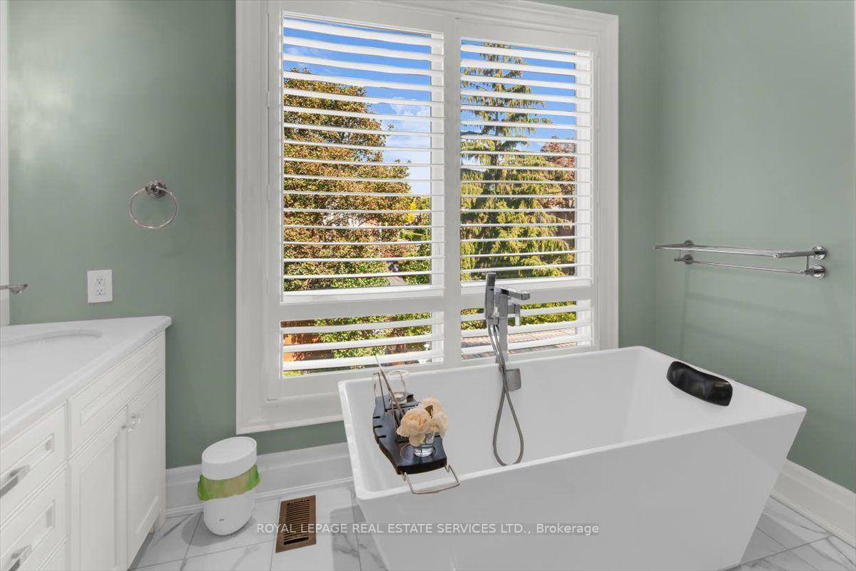 Photo 29 of 40 Divadale Drive, Toronto, Leaside — HOMEH