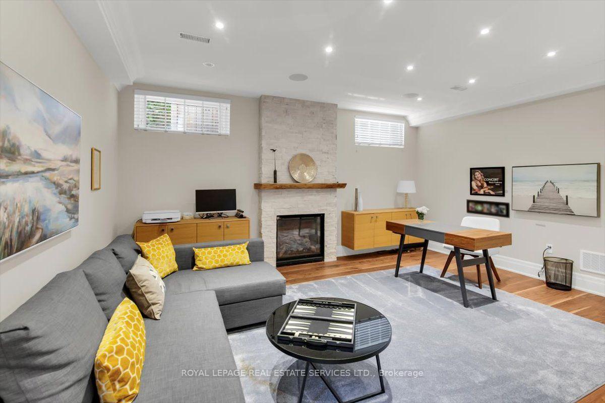 Photo 34 of 40 Divadale Drive, Toronto, Leaside — HOMEH