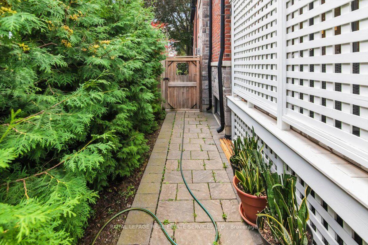 Photo 42 of 40 Divadale Drive, Toronto, Leaside — HOMEH