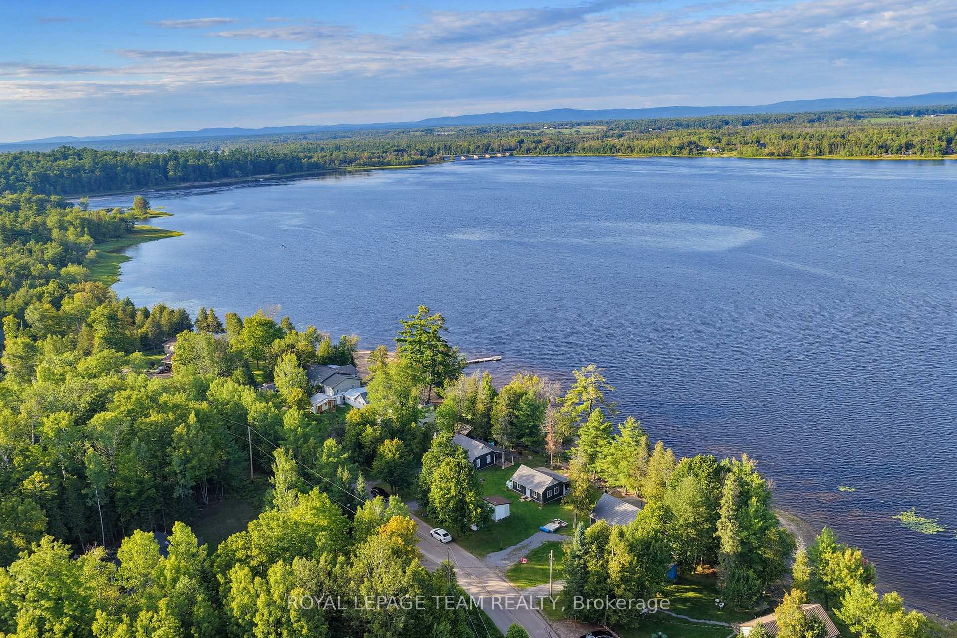 Photo 3 of 754 Forest Park Road, Laurentian Valley, Laurentian Valley — HOMEH
