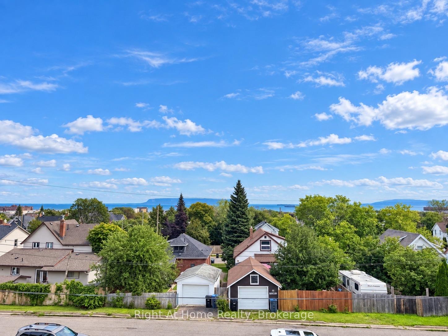 Photo 3 of 28 Dixon Street, Thunder Bay, Court / Cumberland — HOMEH