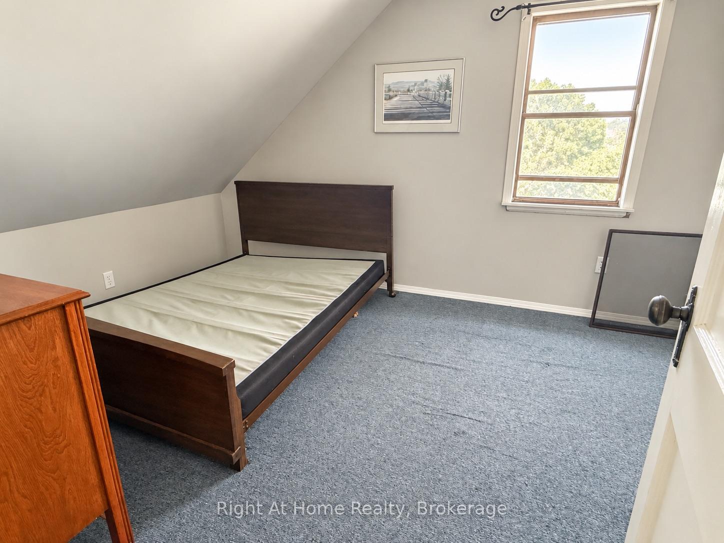 Photo 14 of 28 Dixon Street, Thunder Bay, Court / Cumberland — HOMEH