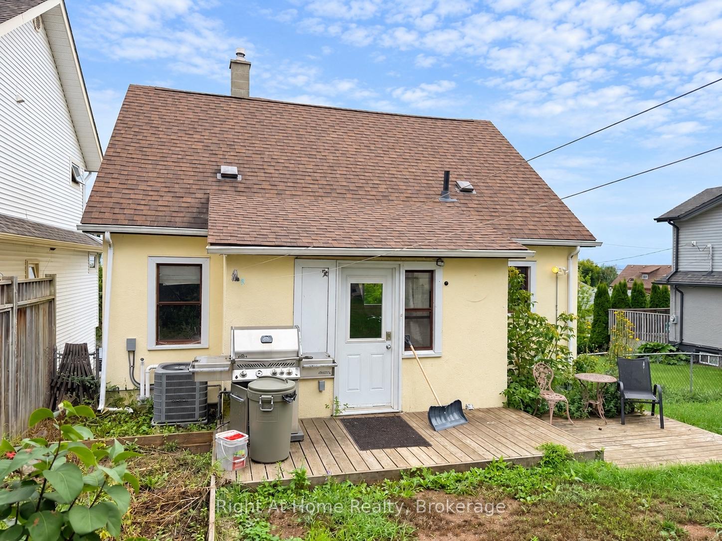 Photo 19 of 28 Dixon Street, Thunder Bay, Court / Cumberland — HOMEH