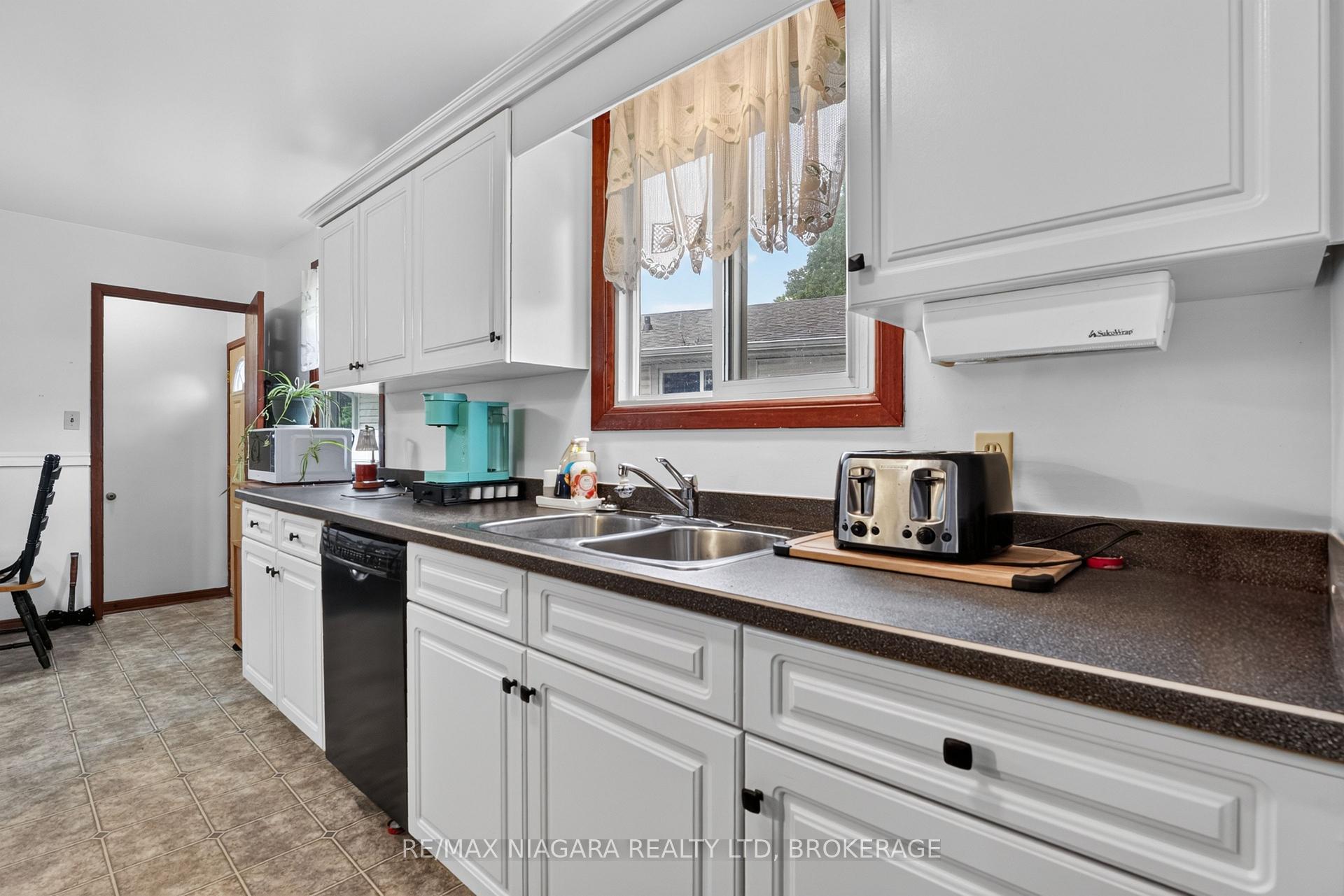 Photo 6 of 6231 Johnson Drive, Niagara Falls, Church's Lane — HOMEH