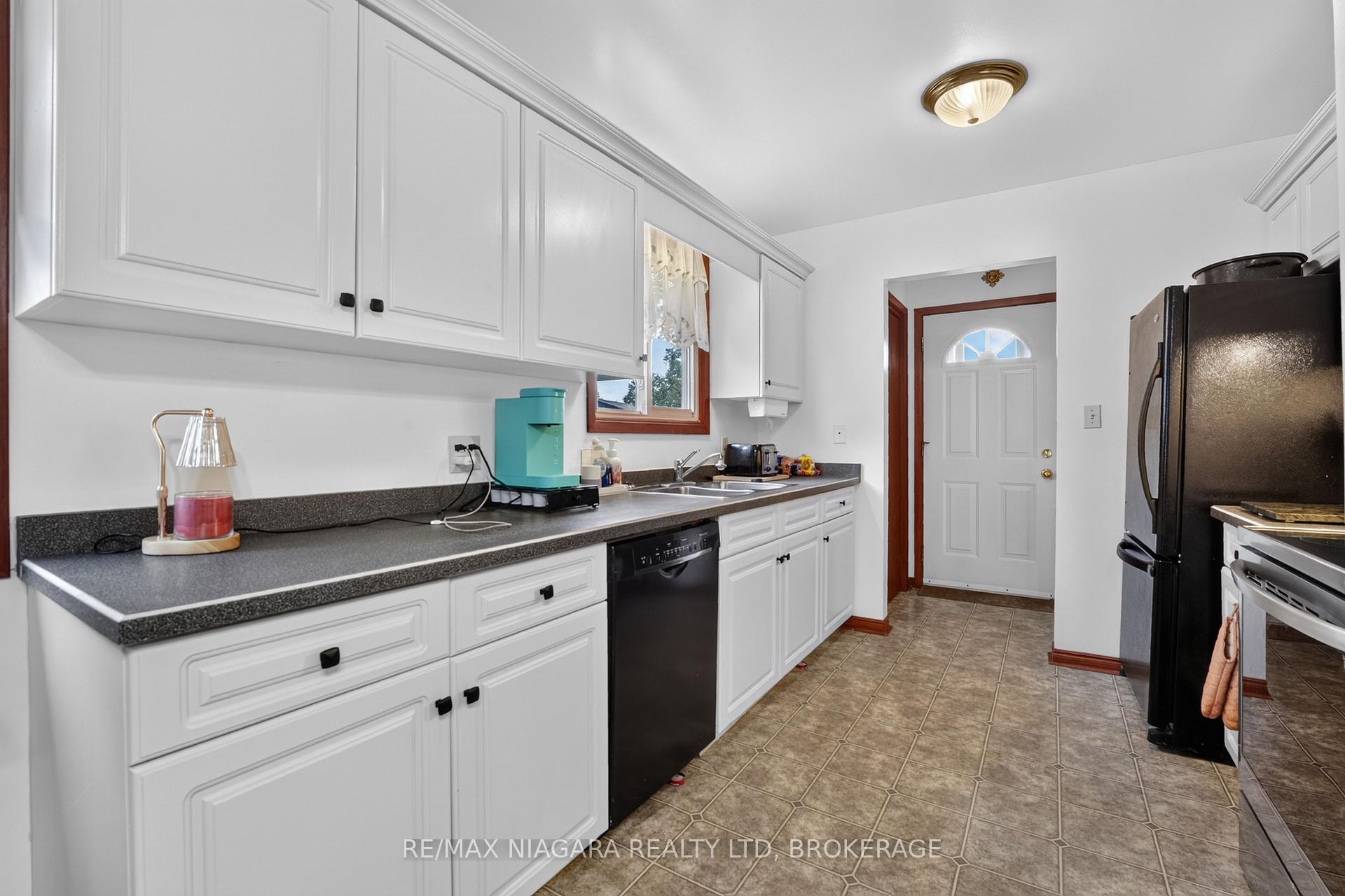 Photo 7 of 6231 Johnson Drive, Niagara Falls, Church's Lane — HOMEH