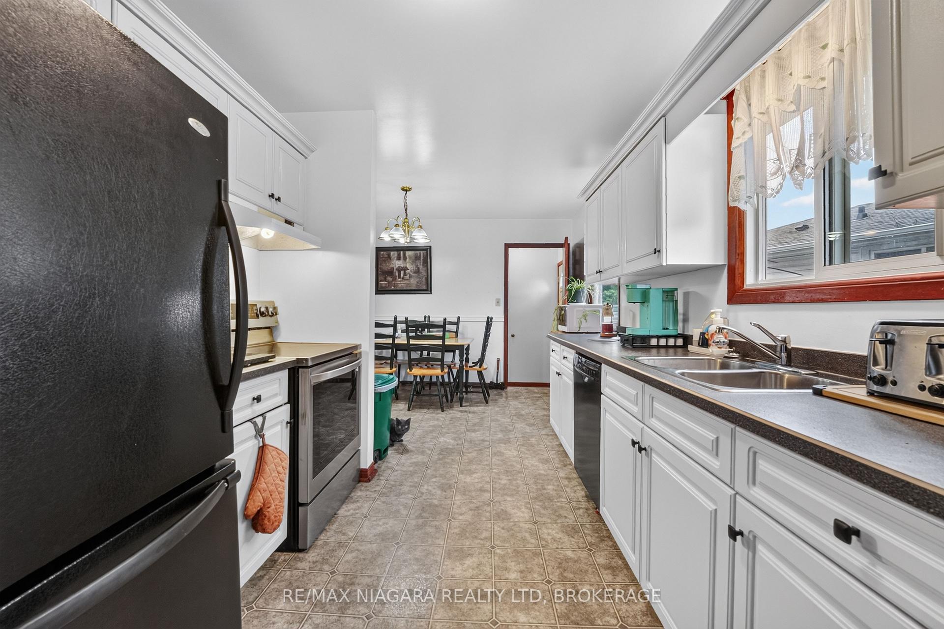 Photo 9 of 6231 Johnson Drive, Niagara Falls, Church's Lane — HOMEH