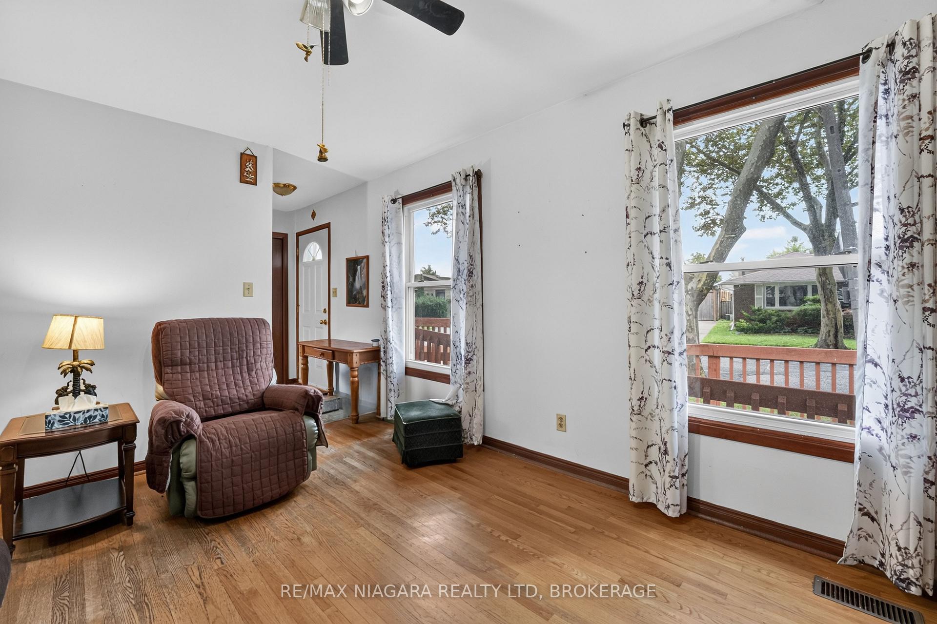 Photo 12 of 6231 Johnson Drive, Niagara Falls, Church's Lane — HOMEH