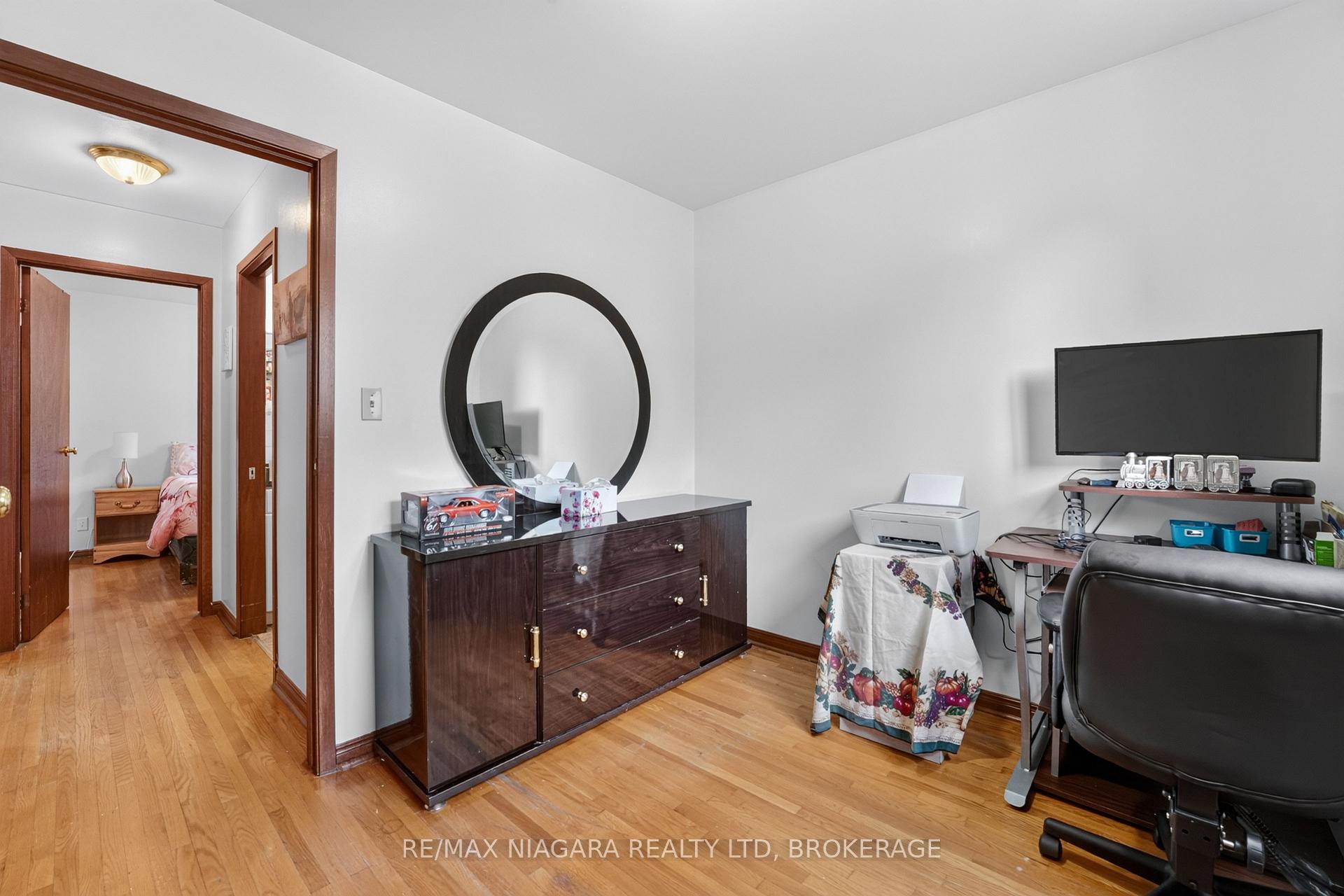 Photo 22 of 6231 Johnson Drive, Niagara Falls, Church's Lane — HOMEH