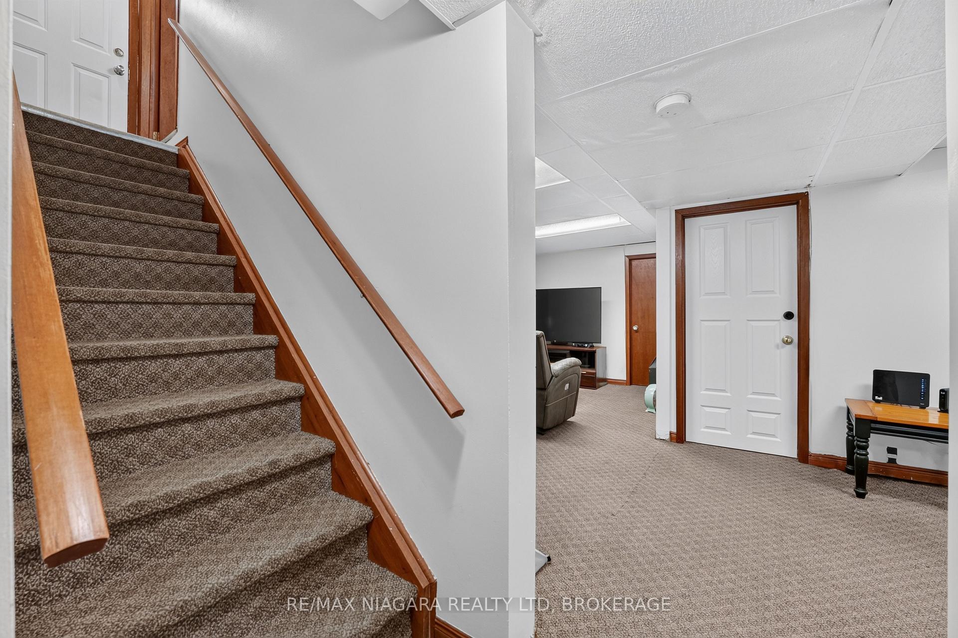 Photo 24 of 6231 Johnson Drive, Niagara Falls, Church's Lane — HOMEH