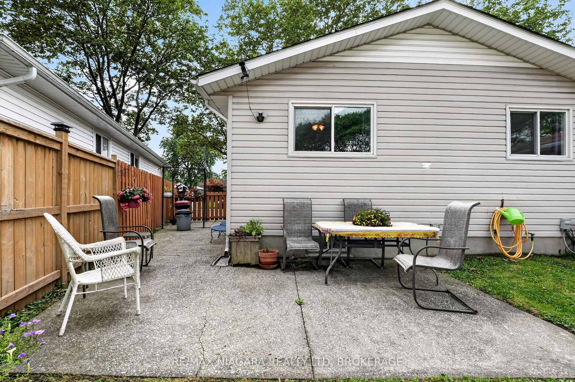 Photo 38 of 6231 Johnson Drive, Niagara Falls, Church's Lane — HOMEH