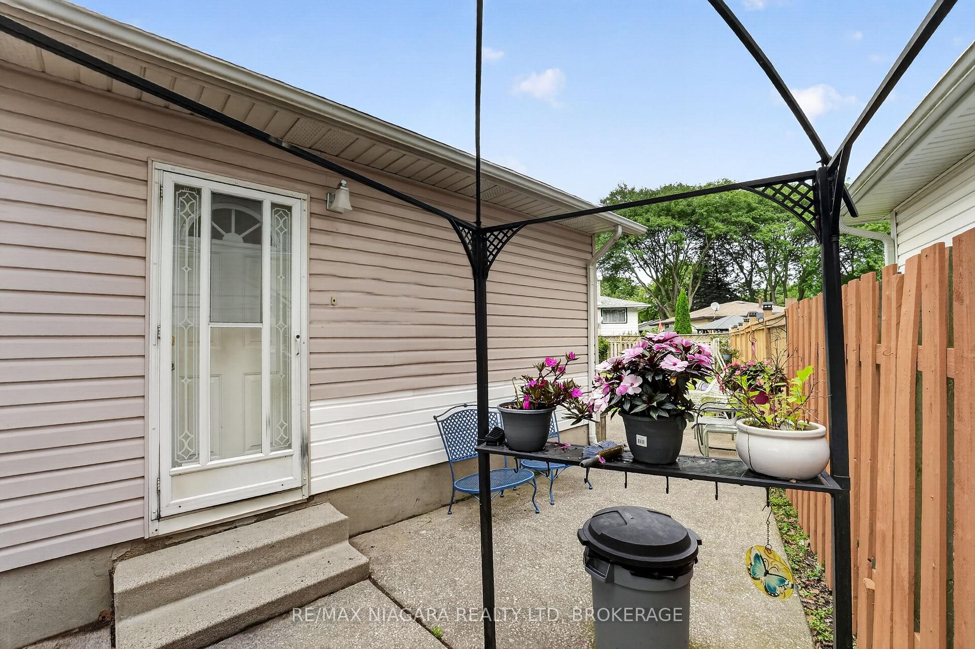 Photo 39 of 6231 Johnson Drive, Niagara Falls, Church's Lane — HOMEH