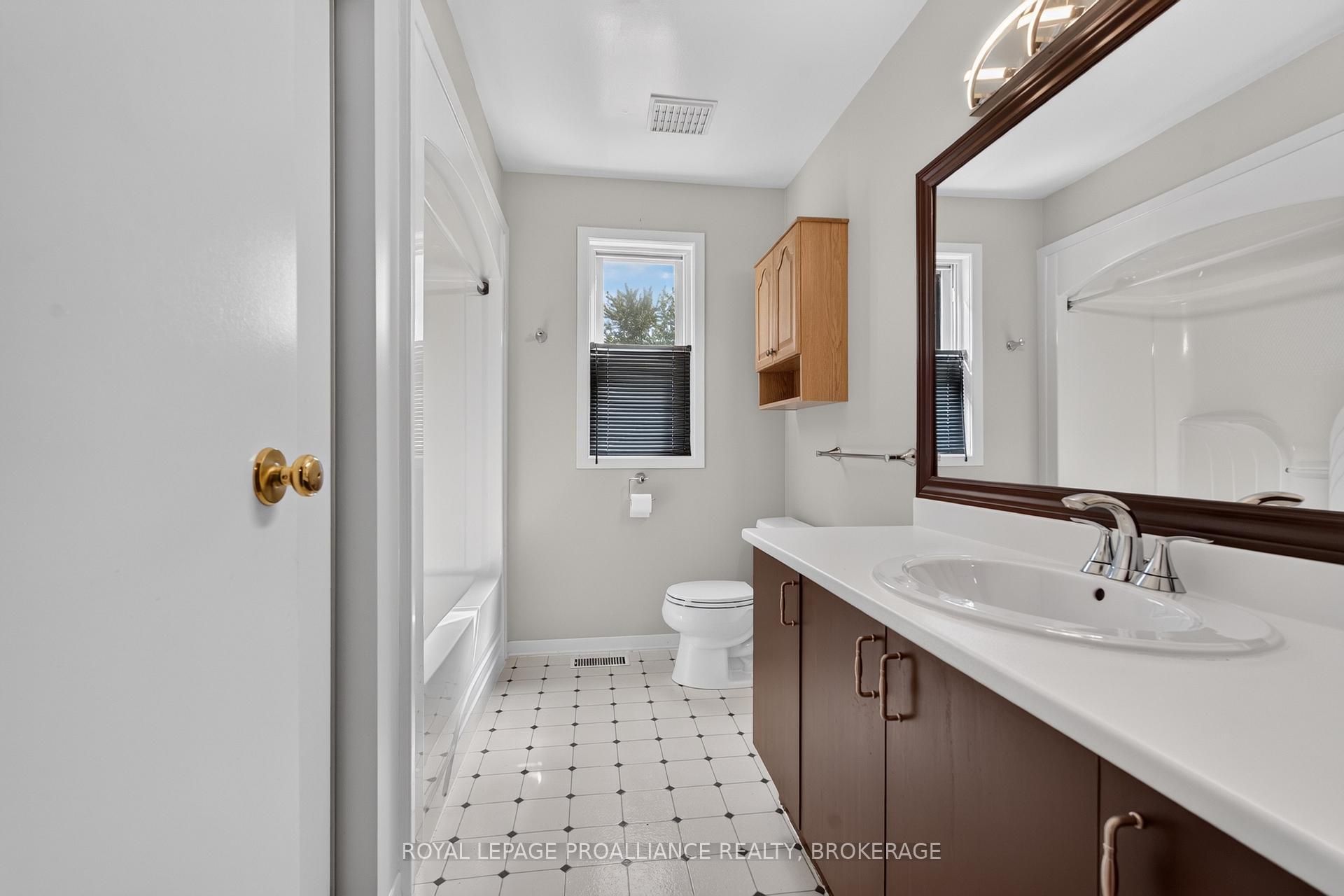 Photo 30 of 378 Waterloo Drive, Kingston, East Gardiners Rd — HOMEH