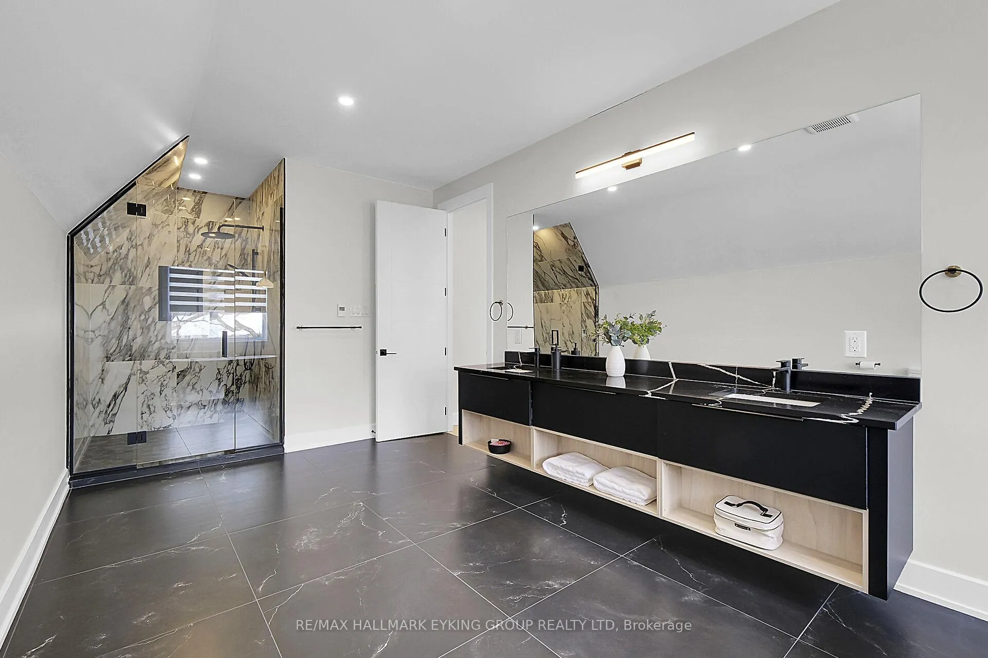 Photo 25 of 623 Rowanwood Avenue, Ottawa, McKellar/Highland — HOMEH