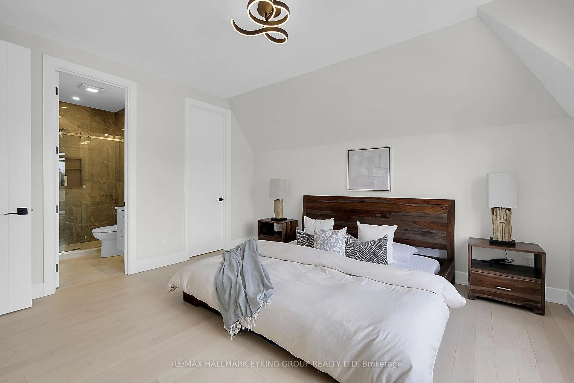 Photo 29 of 623 Rowanwood Avenue, Ottawa, McKellar/Highland — HOMEH