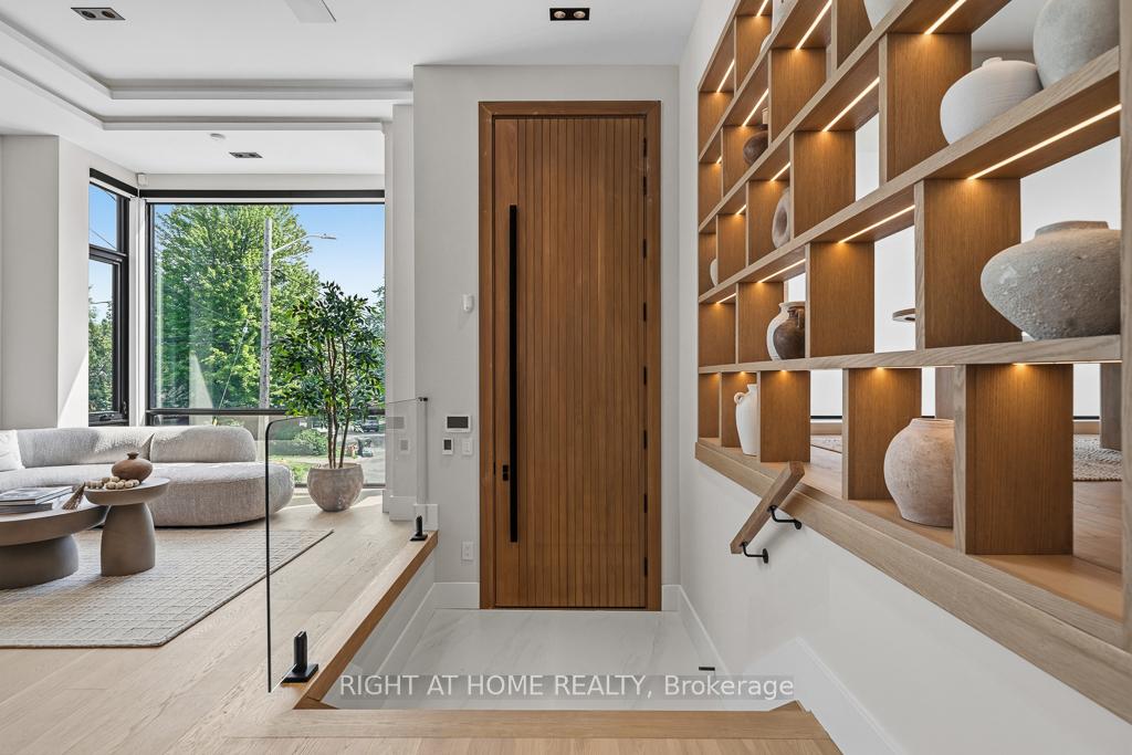 Photo 2 of 77 Walder Avenue, North York, Bridle Path-Sunnybrook-York Mills — HOMEH