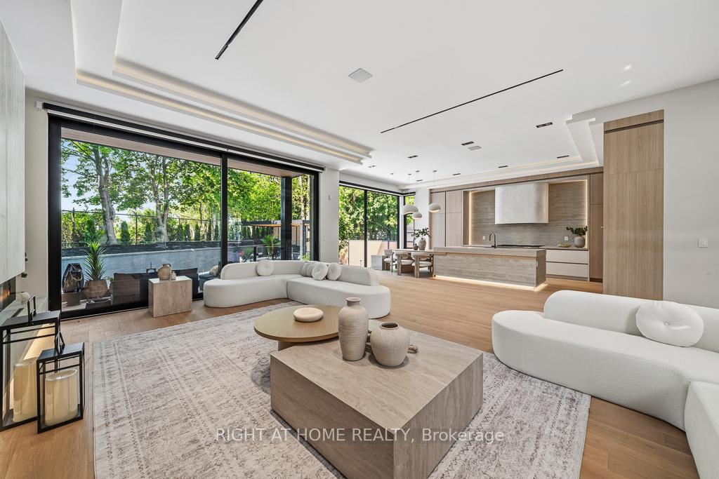 Photo 11 of 77 Walder Avenue, North York, Bridle Path-Sunnybrook-York Mills — HOMEH