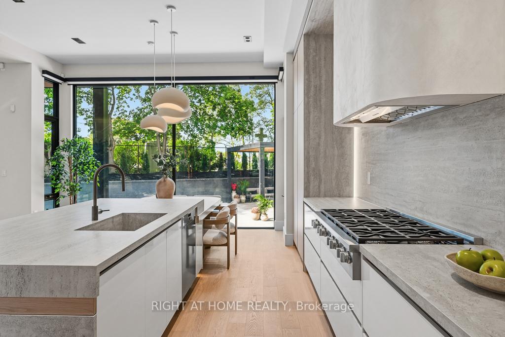 Photo 18 of 77 Walder Avenue, North York, Bridle Path-Sunnybrook-York Mills — HOMEH