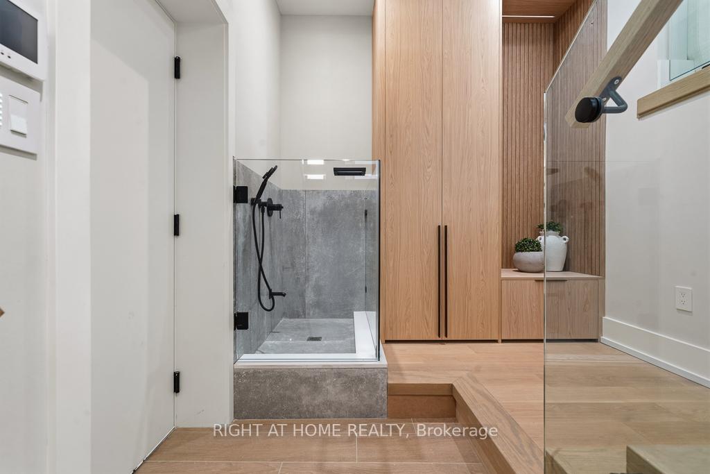 Photo 37 of 77 Walder Avenue, North York, Bridle Path-Sunnybrook-York Mills — HOMEH