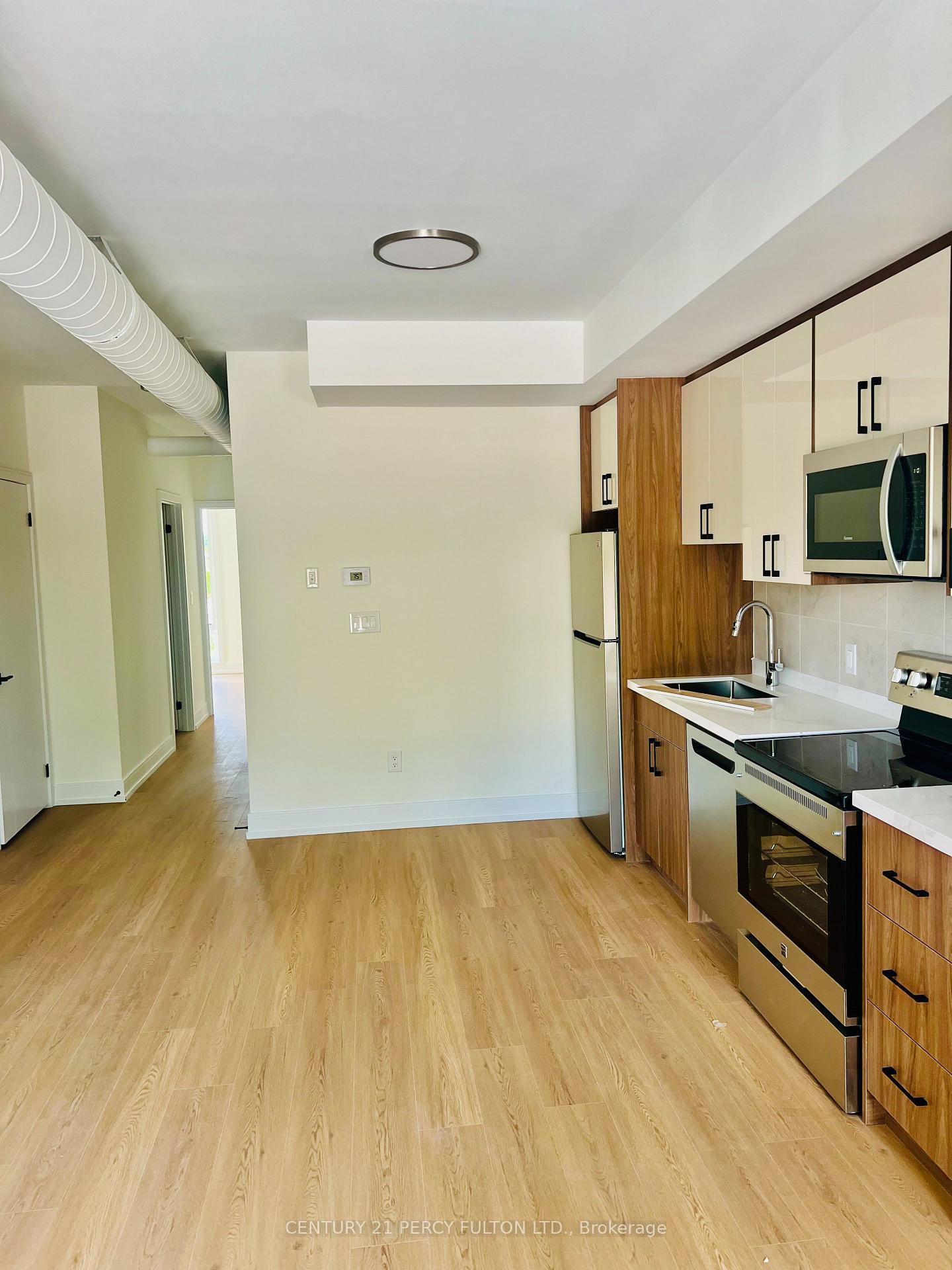 Photo 2 of Unit 17, 854 Doon Village Road W, Kitchener, Pioneer Park — HOMEH