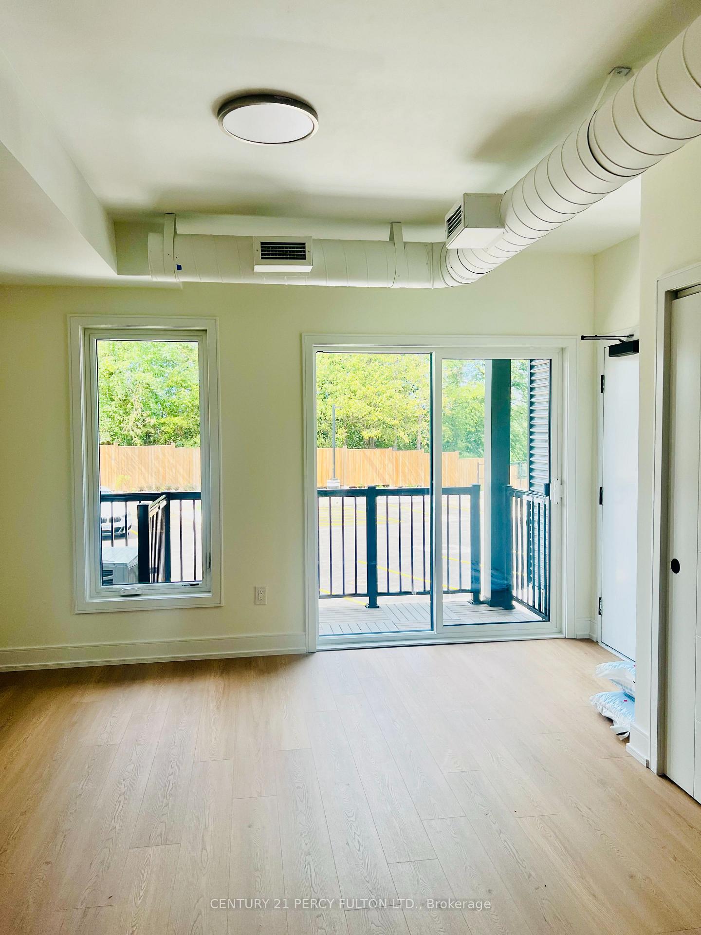 Photo 3 of Unit 17, 854 Doon Village Road W, Kitchener, Pioneer Park — HOMEH