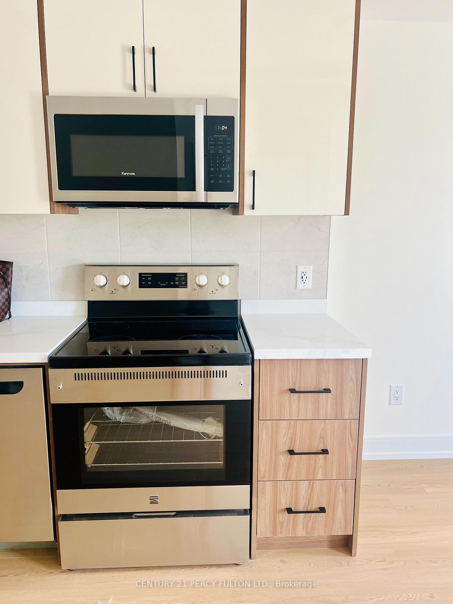 Photo 5 of Unit 17, 854 Doon Village Road W, Kitchener, Pioneer Park — HOMEH
