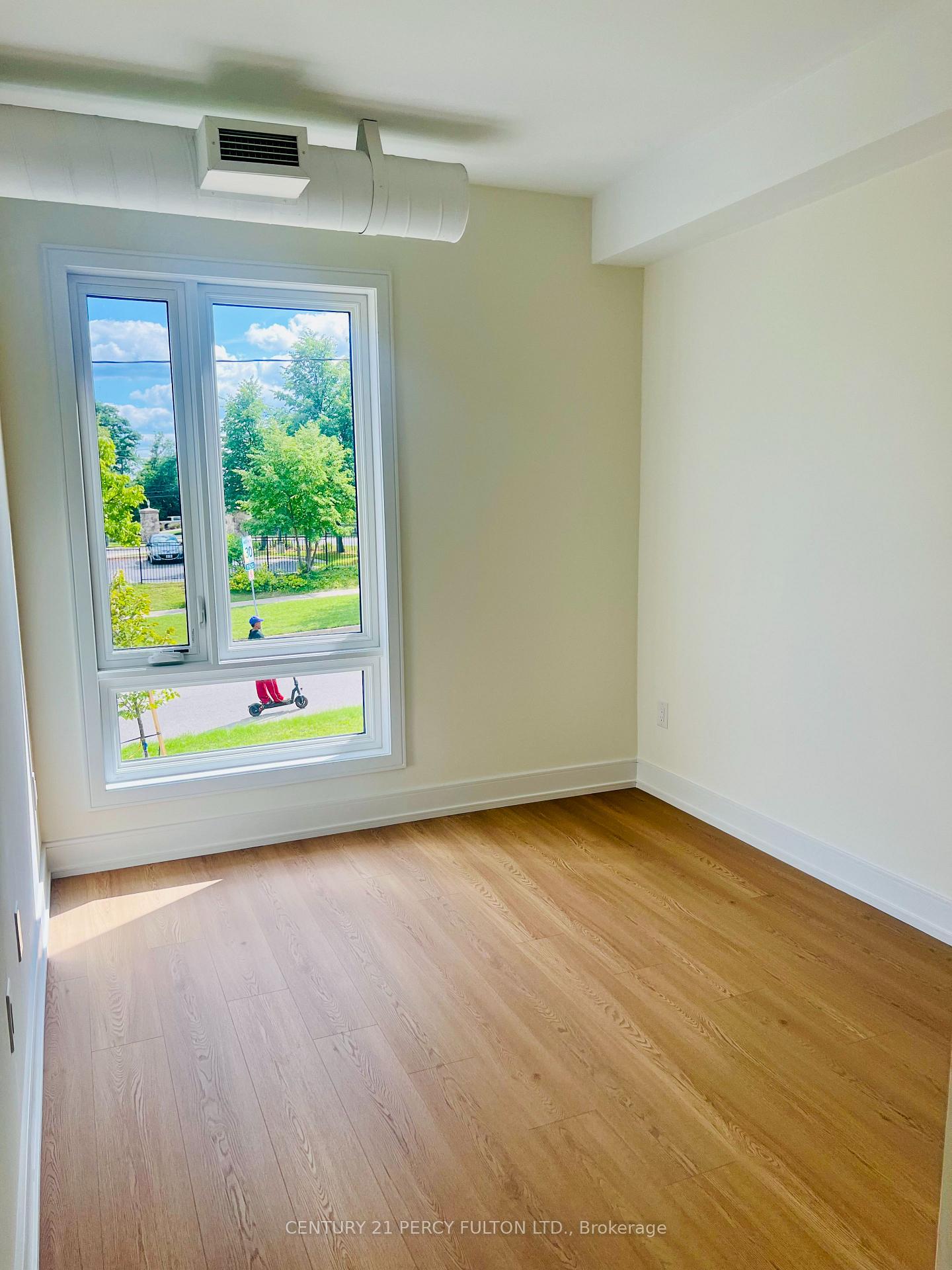 Photo 12 of Unit 17, 854 Doon Village Road W, Kitchener, Pioneer Park — HOMEH