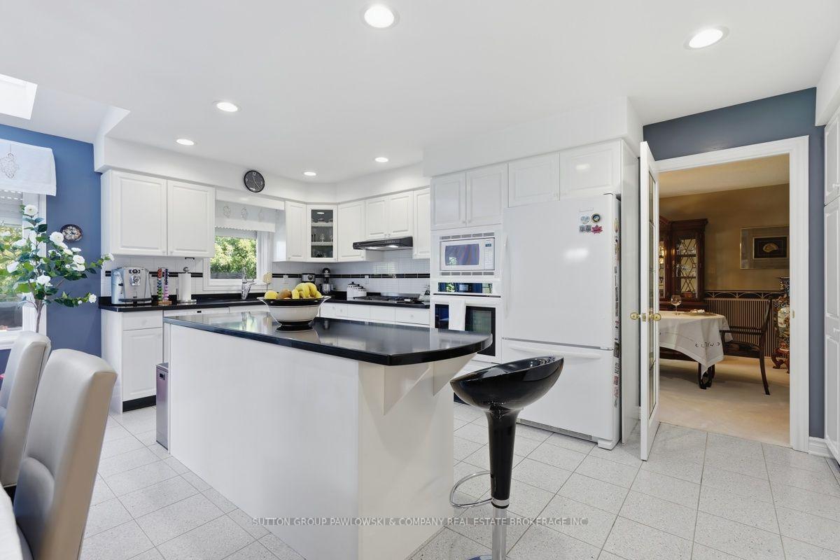 Photo 13 of 80 Carnegie Lane, London, South P — HOMEH