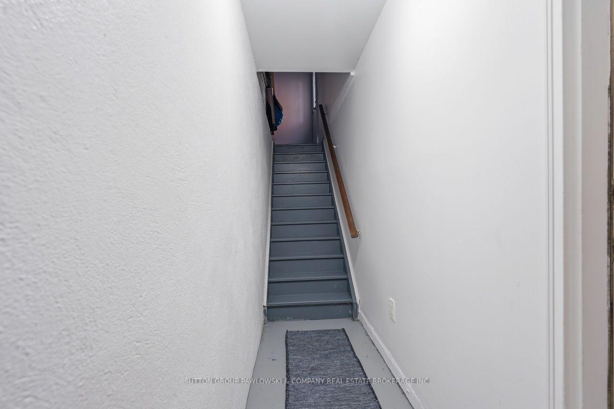 Photo 60 of 80 Carnegie Lane, London, South P — HOMEH