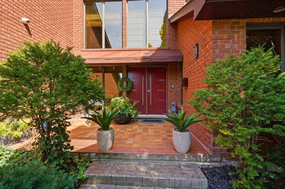 Photo 3 of 80 Carnegie Lane, London, South P — HOMEH
