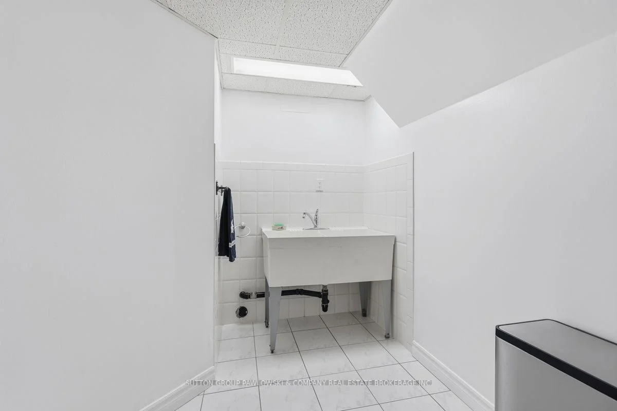 Photo 59 of 80 Carnegie Lane, London, South P — HOMEH