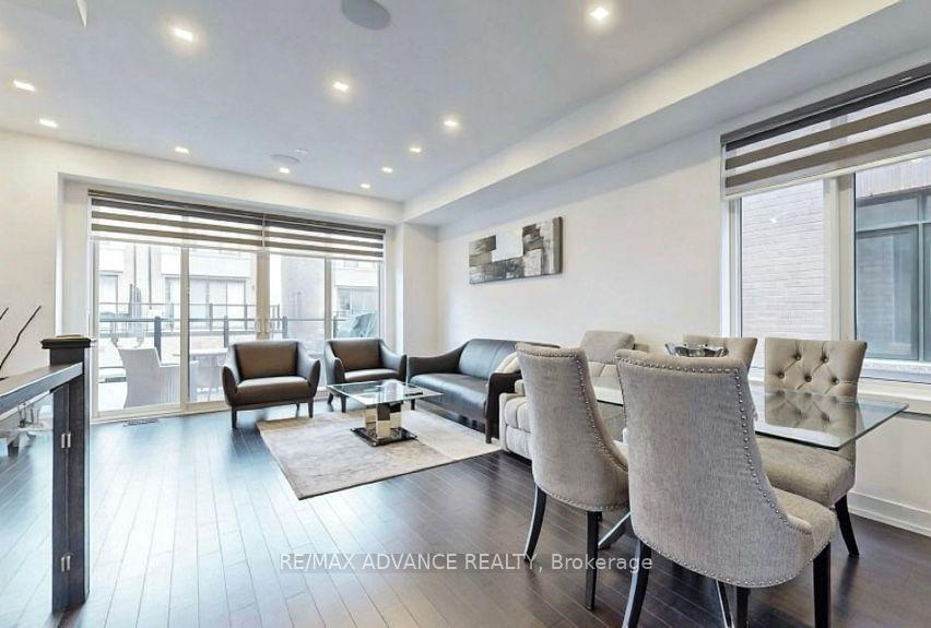 Photo 2 of 167 Salterton Circle, Vaughan, Rural Vaughan — HOMEH