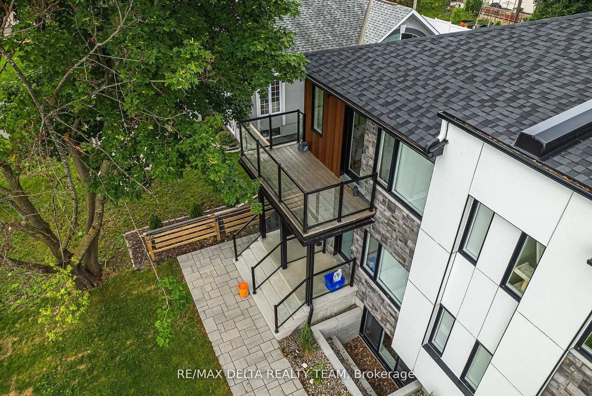 Photo 4 of Unit 3, 77A Granton Avenue, Ottawa, Meadowlands/St. Claire Gardens — HOMEH