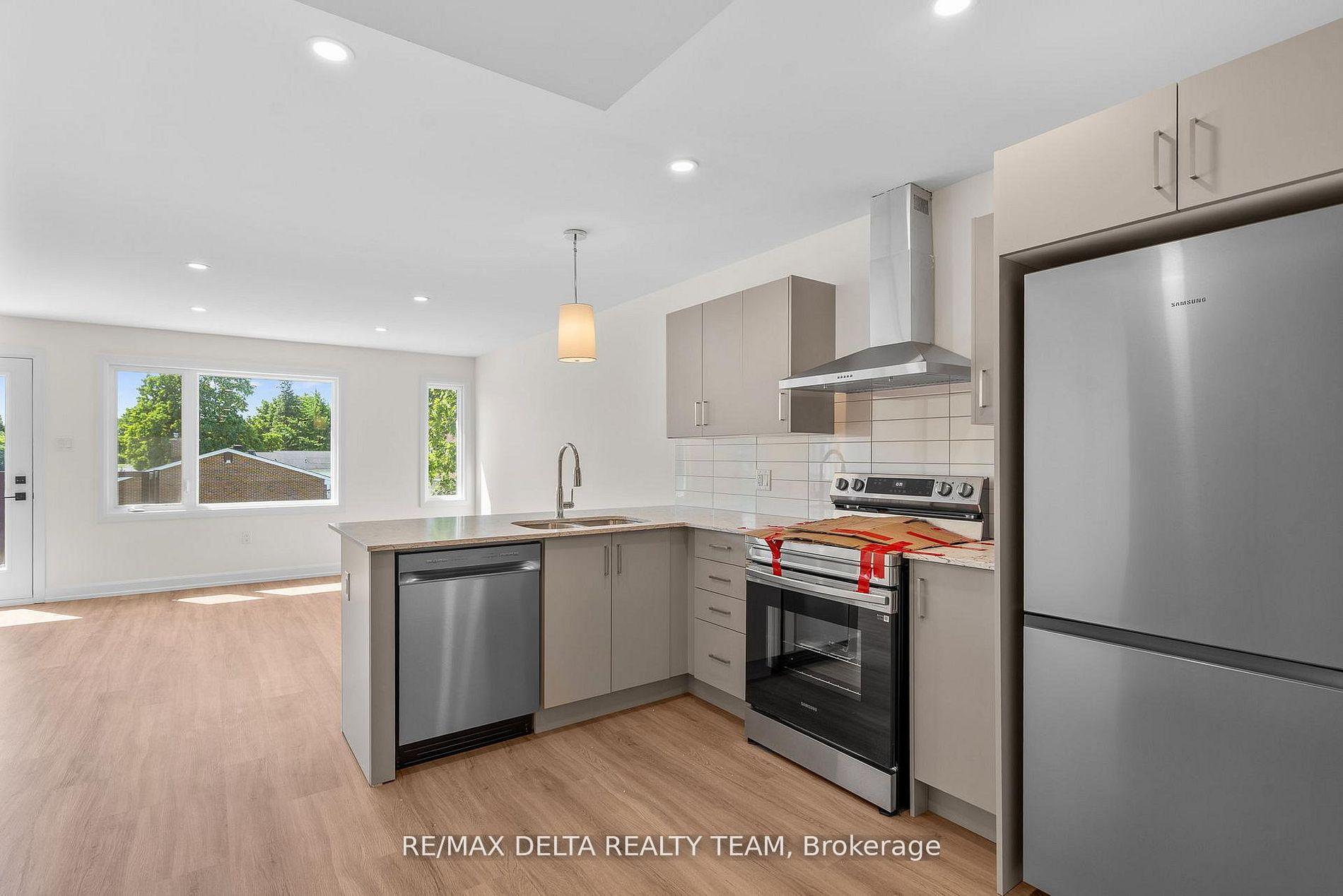 Photo 7 of Unit 3, 77A Granton Avenue, Ottawa, Meadowlands/St. Claire Gardens — HOMEH