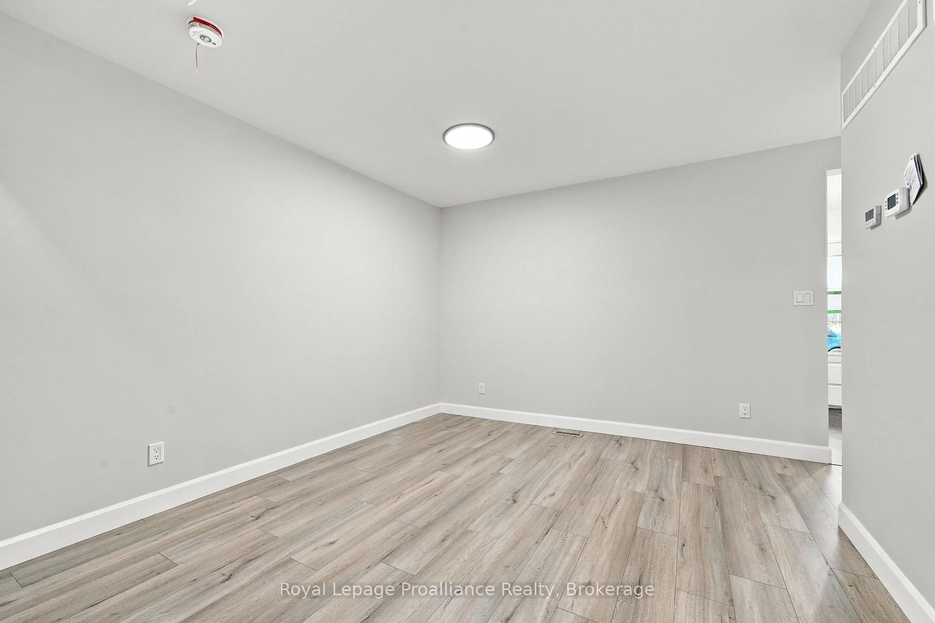 Photo 7 of 75 Cousins Crescent, Belleville, Belleville Ward — HOMEH