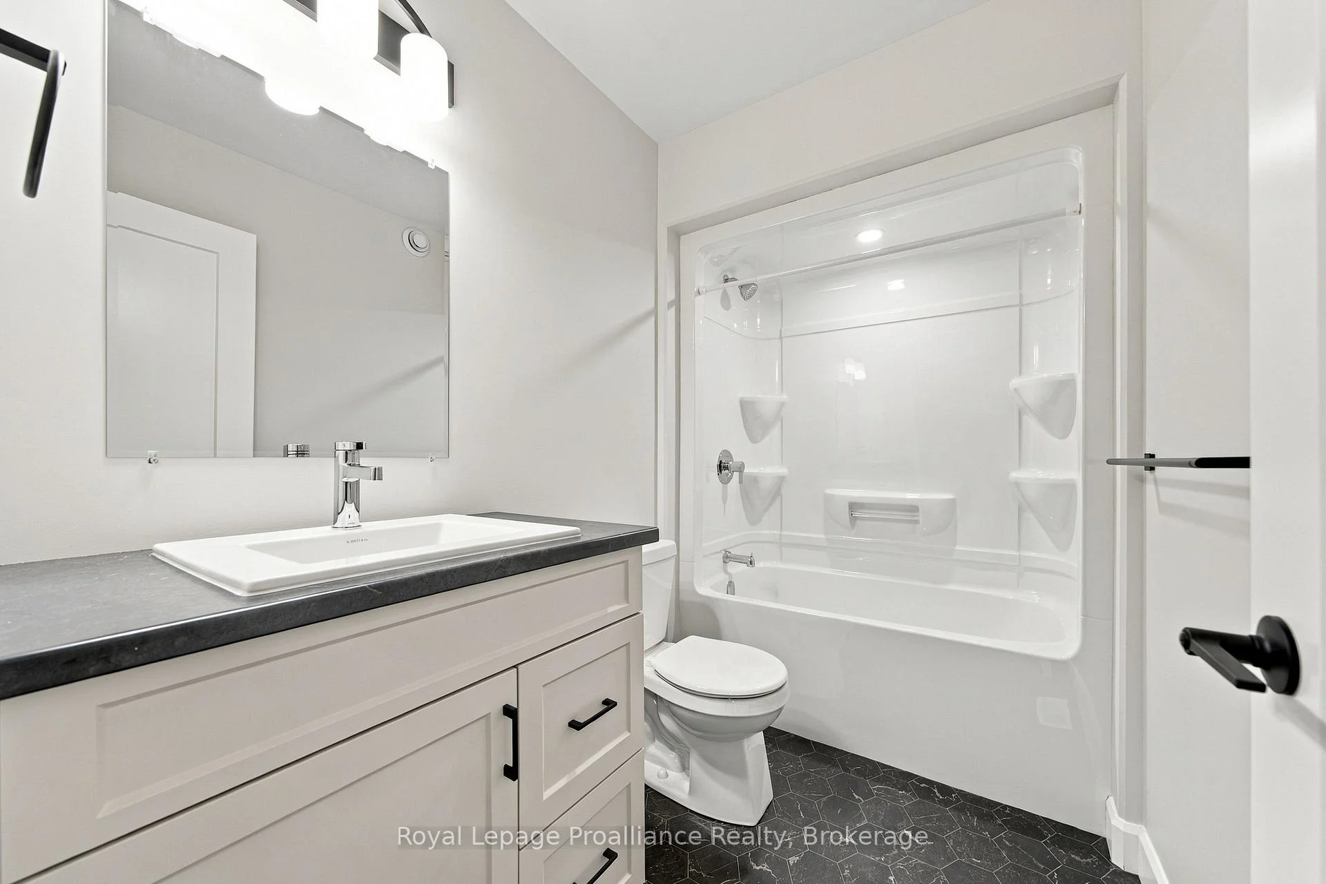 Photo 25 of 75 Cousins Crescent, Belleville, Belleville Ward — HOMEH