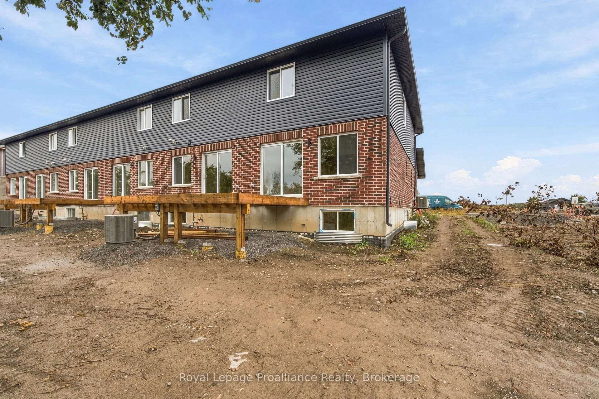 Photo 33 of 75 Cousins Crescent, Belleville, Belleville Ward — HOMEH